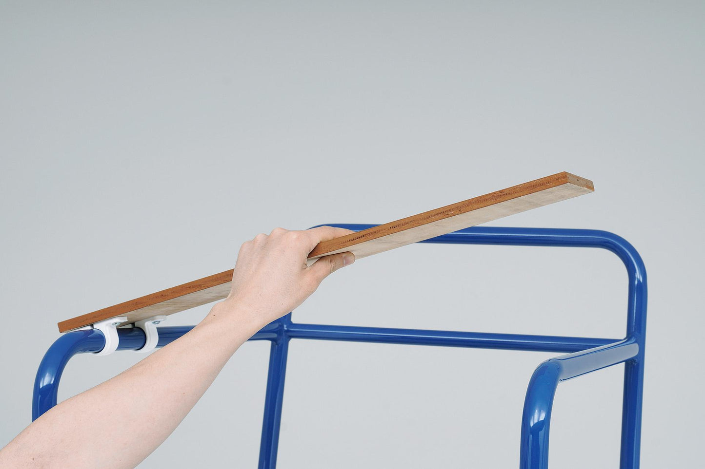 バドミントン・卓球兼用審判台 B4036